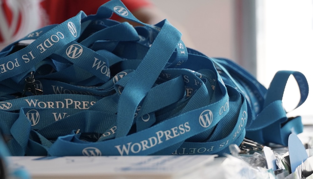 WordCamp Lanyards gestapelt